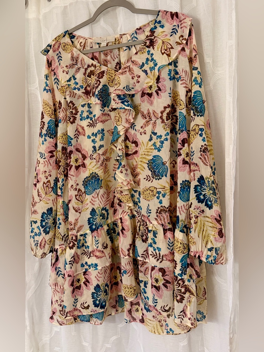 LOFT Floral Sheer Ruffle Hem Tunic Blouse Large - Picture 4 of 16